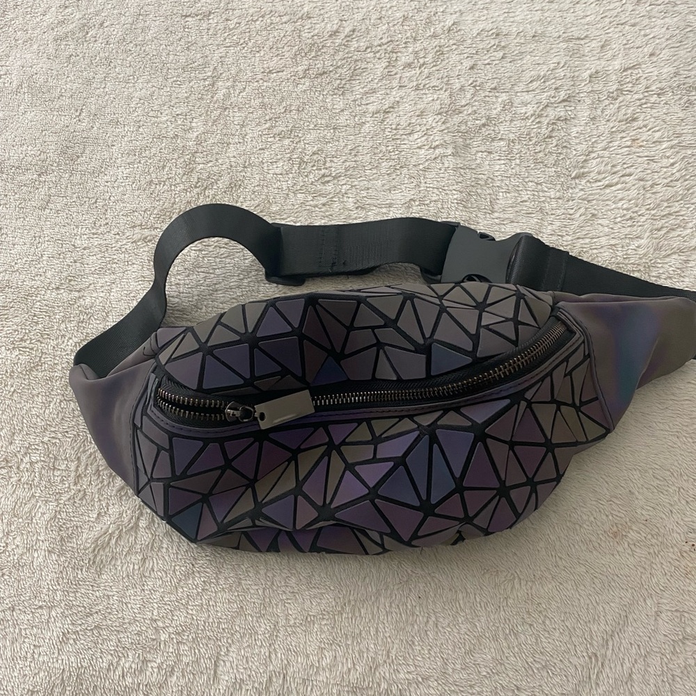 Holographic Fanny Pack - Picture 2 of 3
